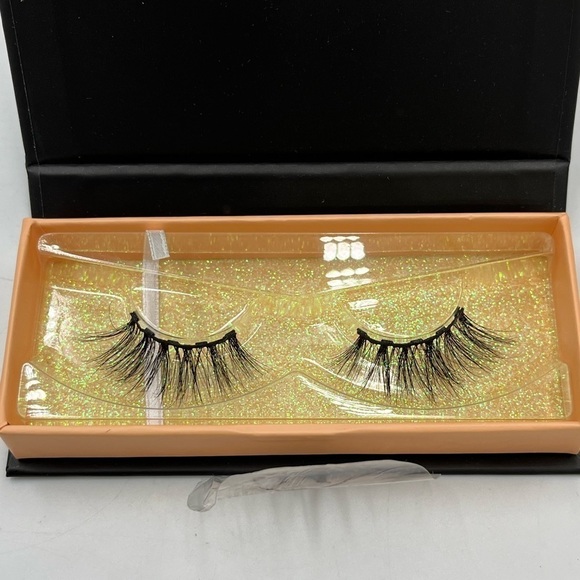 Moxielash Magnetic Mink Lashes: Sassy Lashes 1 Pair of 30 Reusable All Day Wear - Picture 2 of 8